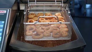 Wie gehts Frittieren im VarioCookingCenter  RATIONAL [upl. by Nywde]