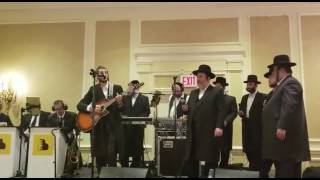 Dovy meisels sings by a chuppah with pinky Weber and mezamrim choir [upl. by Tema929]