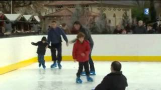 Saintes  une patinoire en glace synthétique [upl. by Darcia]