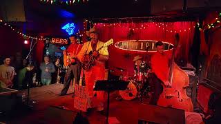 Deke Dickerson and the Whippersnappers  Sixteen Tons  The Continental Club  Austin Texas [upl. by Kari]