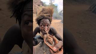 Its😲 Lovely breakfast food😋So delicious today Hadza hunts enjoy their favorite foodafrica [upl. by Kcaj]