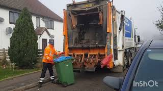 Aylesbury area Mercedes faun econic empying recycling bins [upl. by Tibbs]