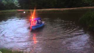 Boat with Seabee 4 outboard ripping around a pool In Bridgnorth [upl. by Matthiew]