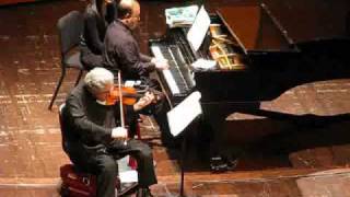 Itzhak Perlman Perform Schindlers List theme [upl. by Nennarb990]