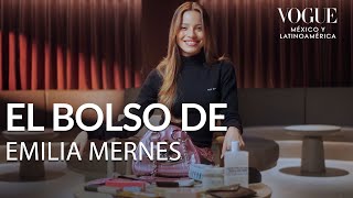 Emilia Mernes revela qué lleva en su bolso y algunos tips de belleza Vogue México y Latinoamérica [upl. by Resarf]