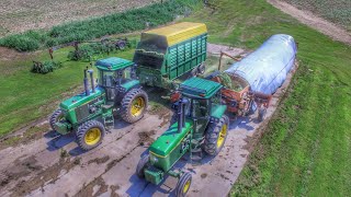 Chopping Hay 2018 in Iowa  John Deere 4450 3970 Chopper amp 716a Wagons [upl. by Malek]