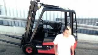 Linde E20E50 Series Electric Forklifts Self Activating Brake [upl. by Agan228]