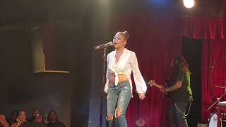 Chante Moore Live  Sings Chante Got a Man EFFORTLESSLY [upl. by Shellie]