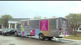 Clínica dental móvil ofrece servicios gratis en el suroeste de Houston [upl. by Soirtimid19]