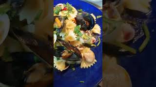 Pasta Farfalle con Lupini di mare Telline e Cozze cucina mitilli cozze Vongole [upl. by Wise440]