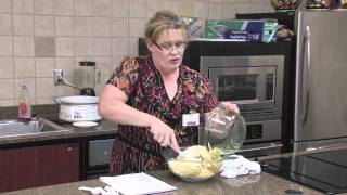 Recipe Slow Cooker Macaroni and Cheese [upl. by Brainard]