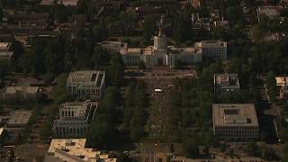 Solar eclipse totality casts darkness over Salem [upl. by Lorolla]