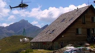 Héliportage et Alevinage  REFUGE DAYOUS  Pic du Midi dOssau  Béarn  Pyrénées  Tv Izard [upl. by Bussey742]