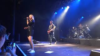 Louane  Incontrôlable  Friedrichshafen 06082016 [upl. by Ellan]