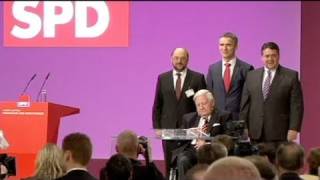 Helmut Schmidt plaide pour une plus grande intégration européenne [upl. by Feldman]