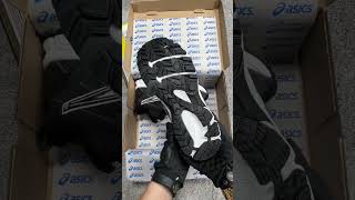 Чоловічі зимові кросівки ASICS GelKahana 8 Black White Fur  Вєтнам [upl. by Hollenbeck]