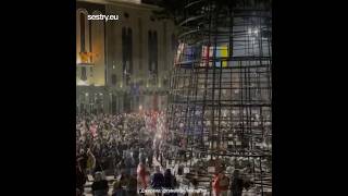 На ялинці у Тбілісі майорить прапор України  Flaga Ukrainy powiewa na choince w Tbilisi [upl. by Tammara779]