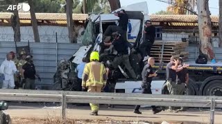 Camion contro passanti a nord di Tel Aviv oltre 40 feriti [upl. by Bussey]