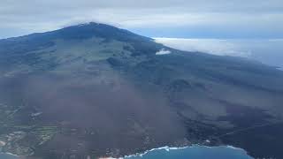 Hawaiian Approach and Landing in Kahului Airport Maui Hawaii May 2024 [upl. by Ellessig]