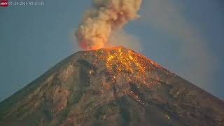 Jul 24 2024 Dawn Eruption Spews Goldlike Lava at Fuego Volcano [upl. by Birdt]