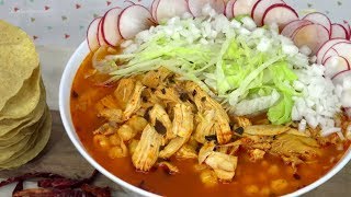 Pozole Rojo de Pollo  Recetas en Casayfamiliatv [upl. by Kirshbaum]