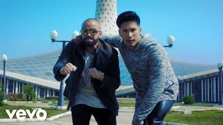 Chino y Nacho  Andas En Mi Cabeza ft Daddy Yankee Video Oficial REVIEW [upl. by Awe770]