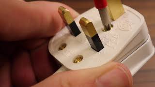 How To Replace A Fuse In A Plug [upl. by Robins614]