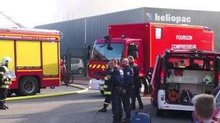 Important incendie dans un entrepôt à Tourcoing [upl. by Heathcote]