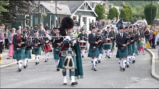 Newtonhill Pipe Band playing Flett from Flotta on the march to 2023 Braemar Gathering in Scotland [upl. by Marianne283]