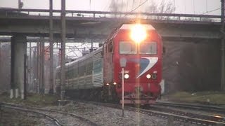 Тепловоз ТЭП70БС001 на перегоне ТаллинЮлемисте  TEP70BS001 between Tallinn and Ülemiste stations [upl. by Alletnahs]