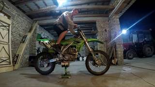 Zvuk motora Kawasaki KXF 250 2005 sound [upl. by Nonnag]