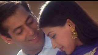 Salman Khan Monish Behl Saif Sonali Tabu amp Karishma in Mhare Hiwada  Hum Saath Saath Hain [upl. by Eirdua517]