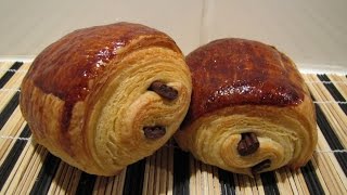 Petits pain au chocolat maison  بتي بان بالشكلاط بحال ديال المخبزة  Homemade pain au chocolat [upl. by Neffets483]