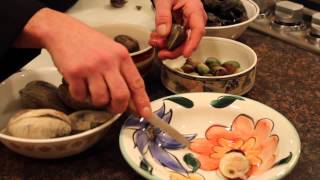 Preparing clams and mussels for zuppa di pesce [upl. by Emalee]