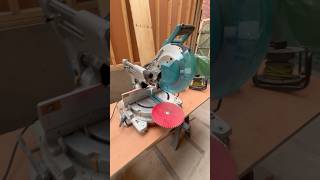 How to change a Makita saw blade makita woodworking tools carpentry howto construction wood [upl. by Nyroc]