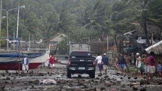 Super Typhoon Haiyan Hits in the Philippines Heads Towards Vietnam [upl. by Locin976]