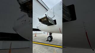 Airstairs Retracting In Boeing 737400  Watch Until The End [upl. by Yelrahc]