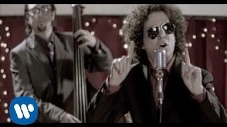 Andres Calamaro  5 minutos mas Minibar video clip [upl. by Einram]