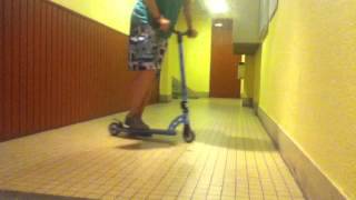 Trottinette Freestyle  Faire un 180 [upl. by Nnyliak]