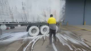 Tautliner Demonstration Clean with Nertas Active Diamond and a Suttner Foaming Lance [upl. by Kancler]