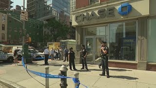 Bank guard stabbed in Manhattan [upl. by Nyladgam940]