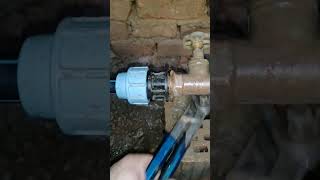 Kako da resite curenje vode na okiten crevu How to fix a water leak on an outdoor hose [upl. by Lole]