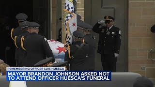 Family of fallen Chicago police officer asked mayor not to attend his funeral [upl. by Marina]