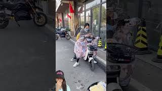 ROBOT JUAL ES KRIM SUSU GRATIS HANYA PERLU ⁉️shorts funny dubbing [upl. by Iramo418]