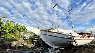 From SALVAGED WRECK to LIVEABOARD ambient lighting amp odd furniture piece — Sailing Yabá 134 [upl. by Fezoj]