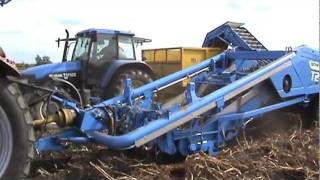 Standen  T2  Potato Harvester  Omega Separation  RoTo Axle [upl. by Suivatnom]