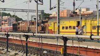 22157 Mumbai Chennai Express Departing from Solapur Followed by Ring Announcements of Karantaka Exp [upl. by Aroz316]