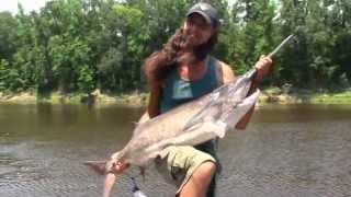 MASSIVE STRANGE FISH  12oz SODA BOTTLE  REDNECK FUN [upl. by Menedez]