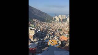 Moradores se assustam com tiroteio na comunidade da Rocinha no Rio na manhÃ£ deste domingo [upl. by Pryor]