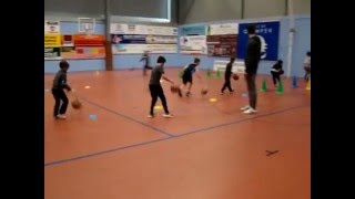 Première séance dinitiation au basket ball [upl. by Lanuk619]